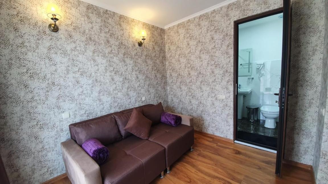Guest House Sandro Казбеги Екстериор снимка